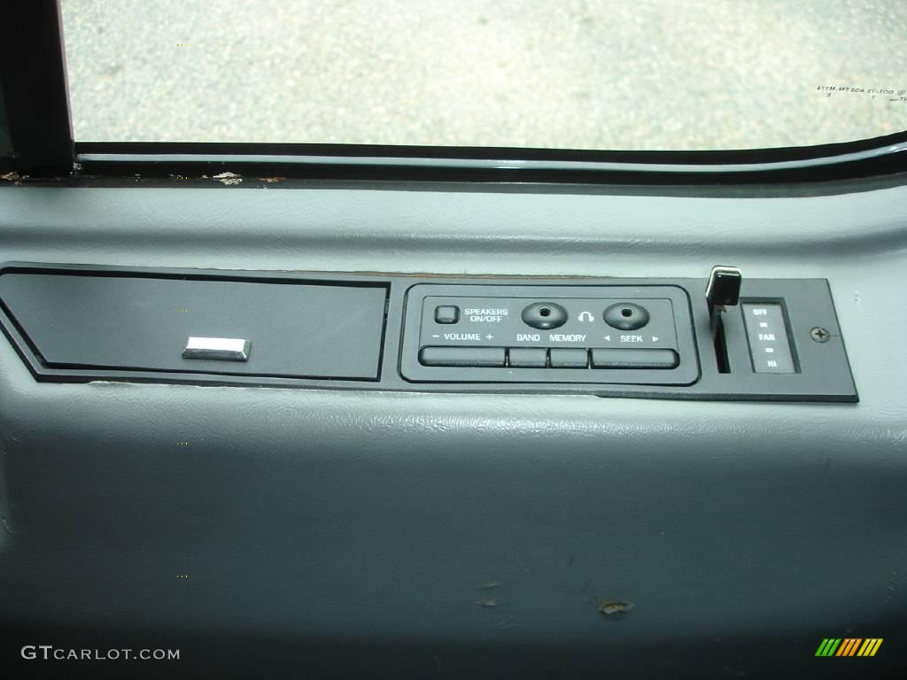 1997 Ford Aerostar XLT Controls Photo #1896979