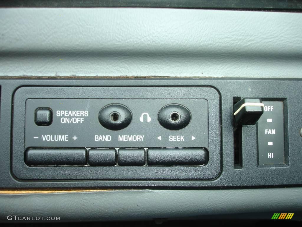 1997 Ford Aerostar XLT Controls Photo #1896989