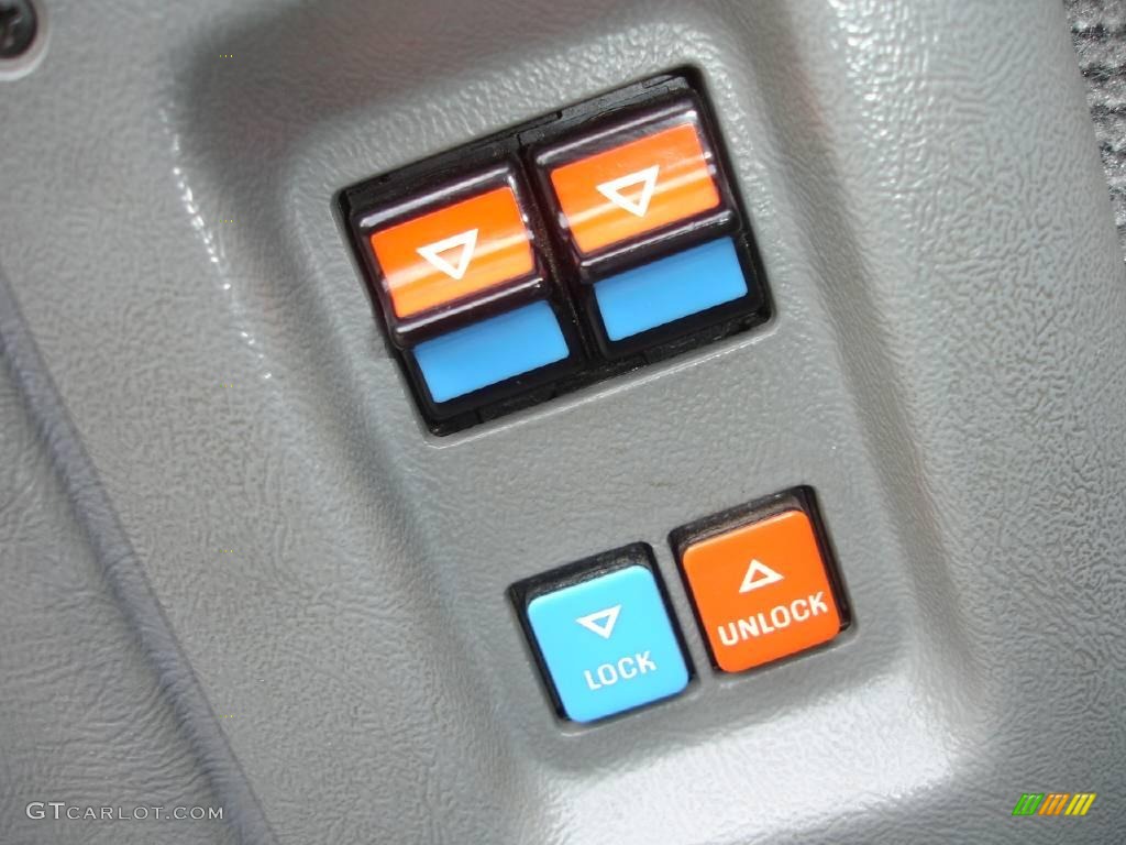 1997 Ford Aerostar XLT Controls Photo #1897024