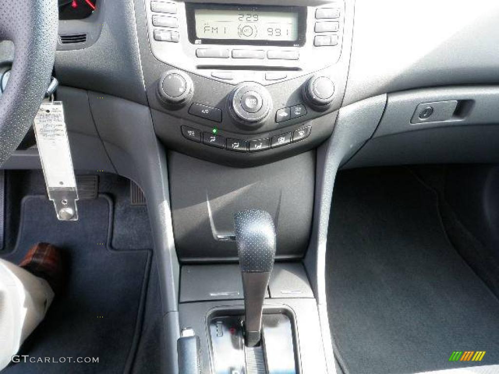 2006 Accord LX Coupe - Alabaster Silver Metallic / Black photo #17