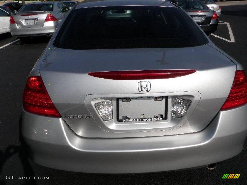 2006 Accord LX Sedan - Alabaster Silver Metallic / Gray photo #3