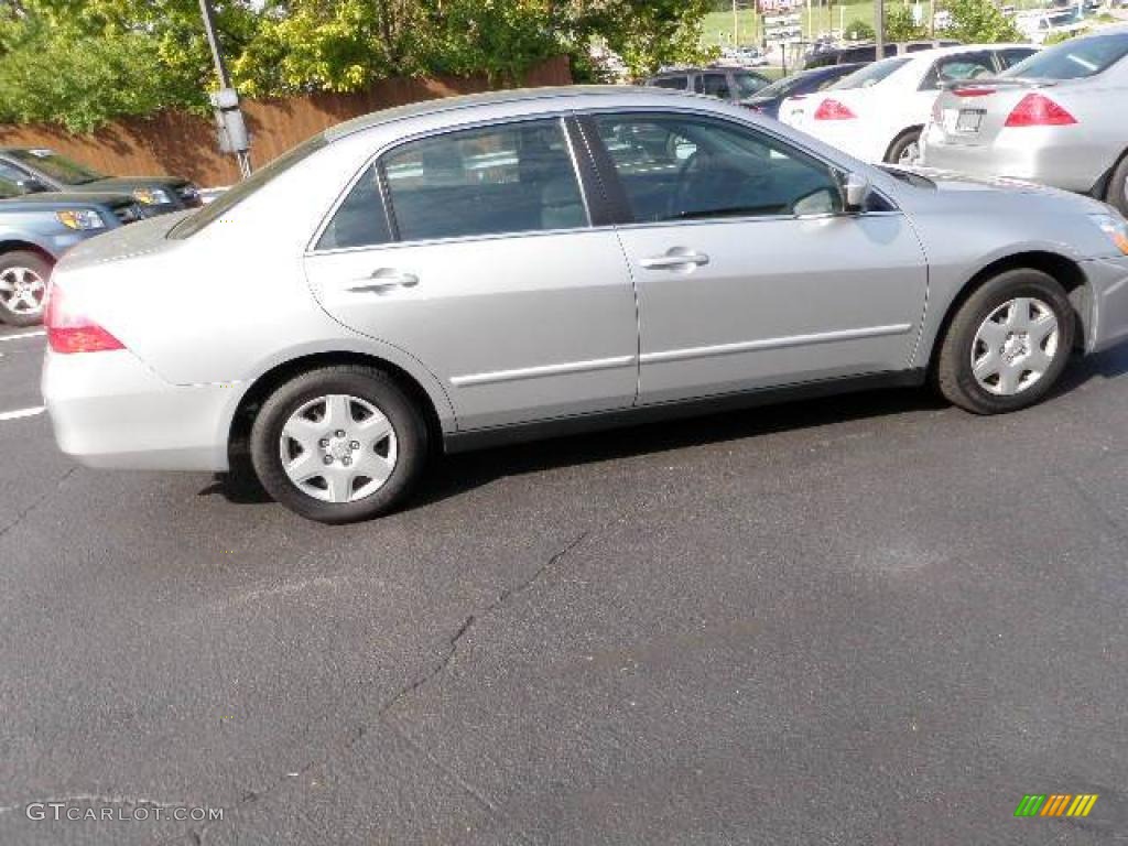 2006 Accord LX Sedan - Alabaster Silver Metallic / Gray photo #6