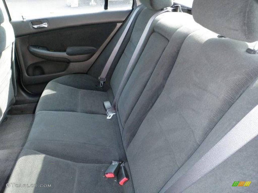 2006 Accord LX Sedan - Alabaster Silver Metallic / Gray photo #11
