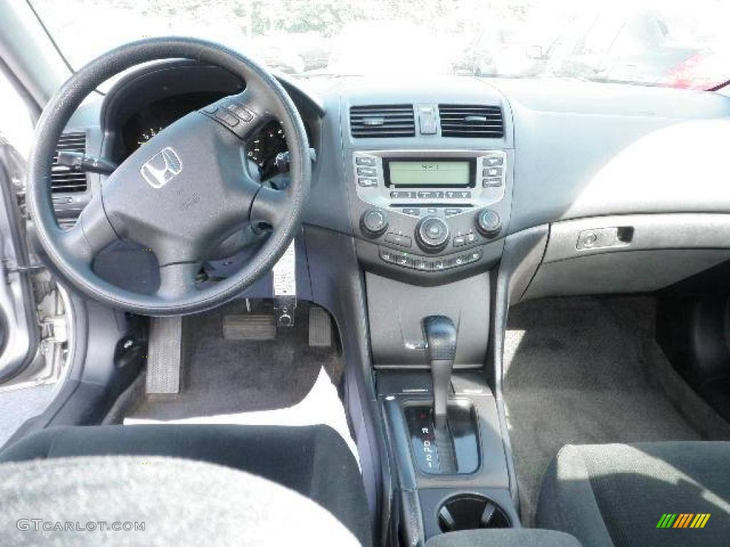 2006 Accord LX Sedan - Alabaster Silver Metallic / Gray photo #12