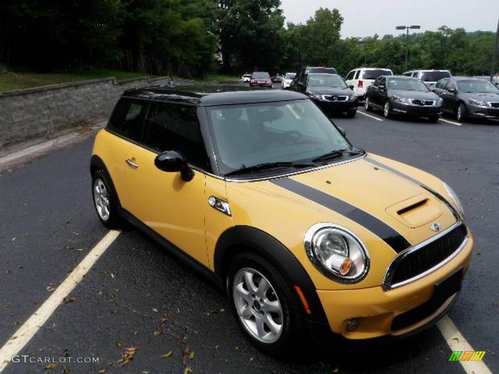 2008 Cooper S Hardtop - Mellow Yellow / Grey/Black photo #2