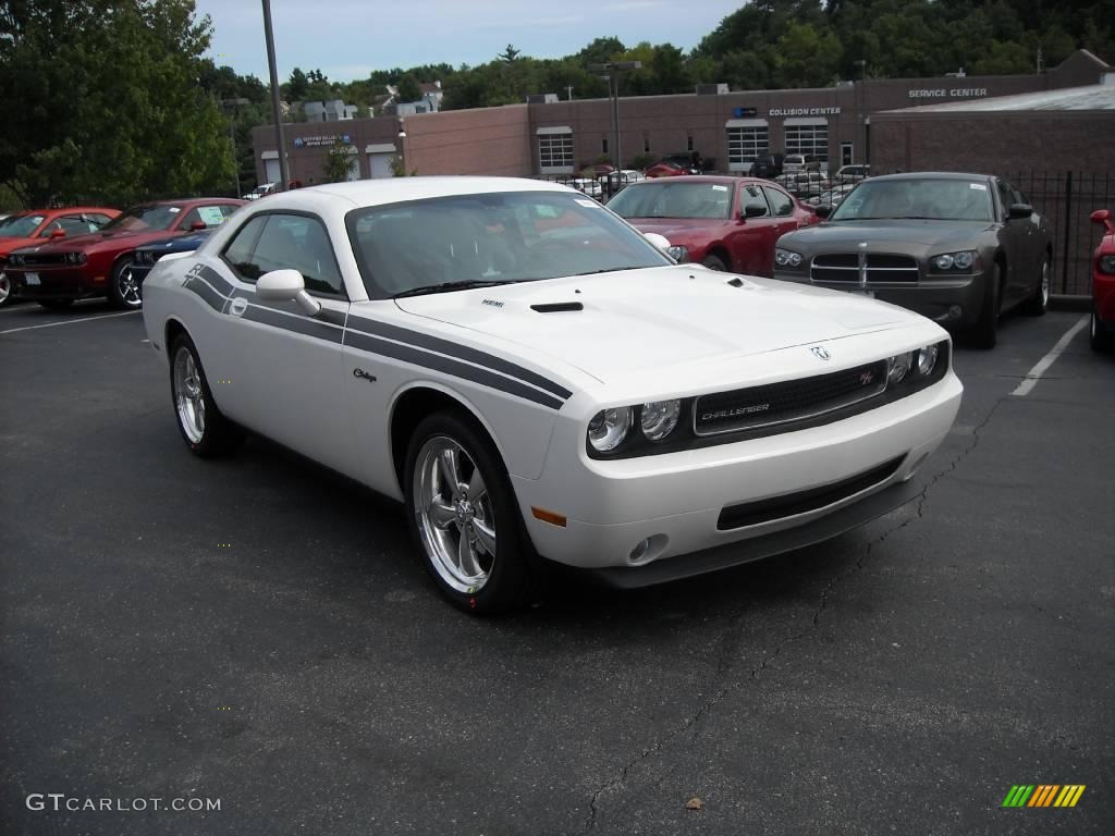 2009 Challenger R/T Classic - Stone White / Dark Slate Gray photo #2