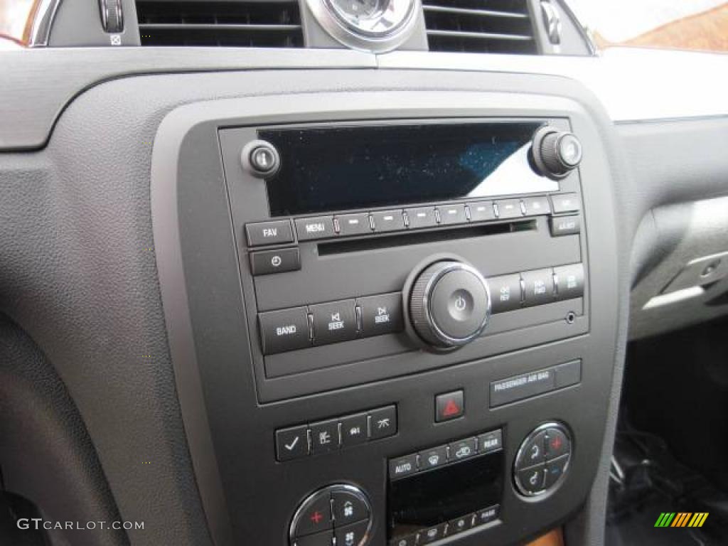 2010 Enclave CX AWD - White Diamond Tricoat / Ebony/Ebony photo #10