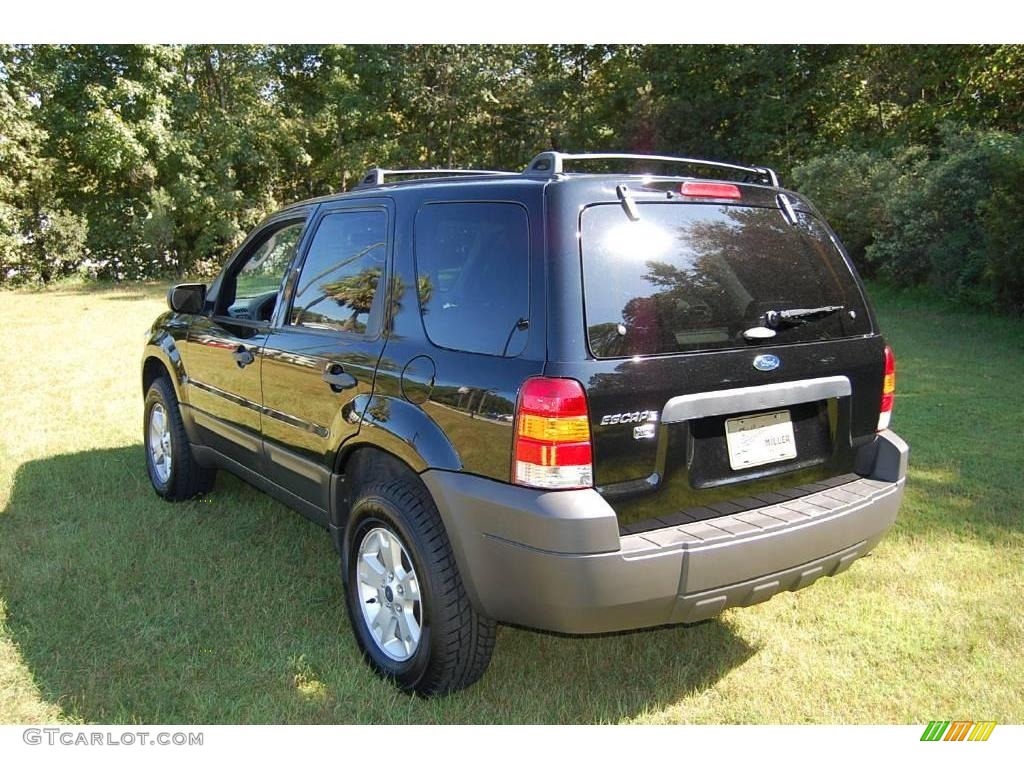 2006 Escape XLT - Black / Medium/Dark Flint photo #18