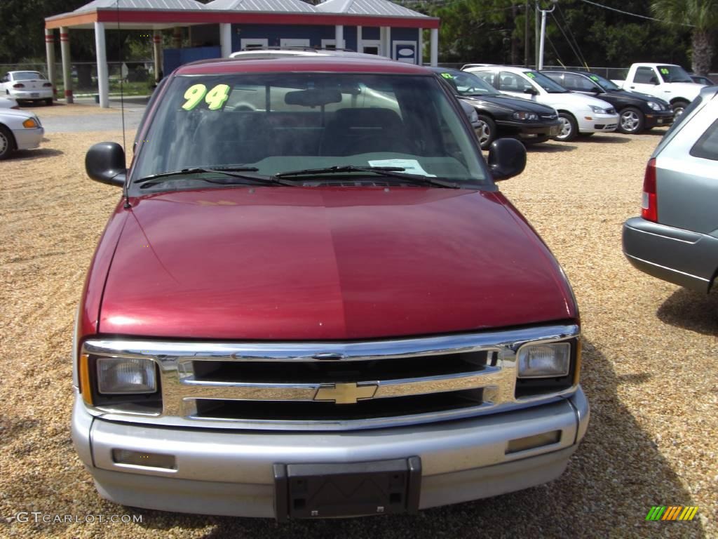 1994 S10 LS Extended Cab - Cherry Red Metallic / Gray photo #3