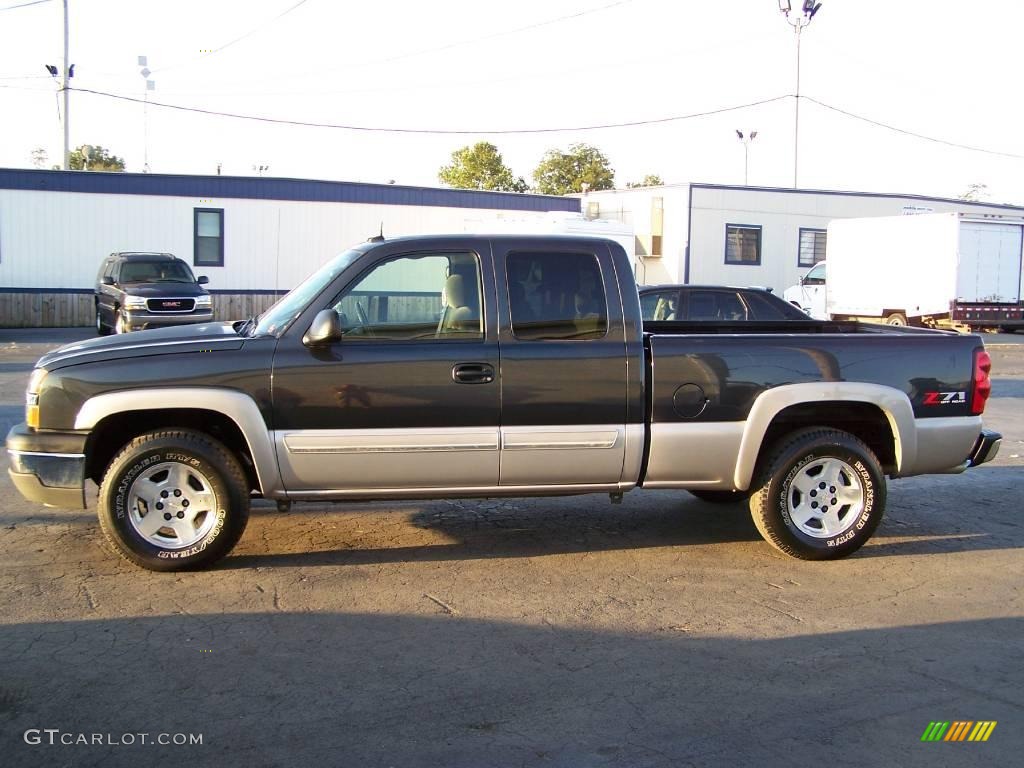 2004 Silverado 1500 Z71 Extended Cab 4x4 - Dark Gray Metallic / Dark Charcoal photo #1