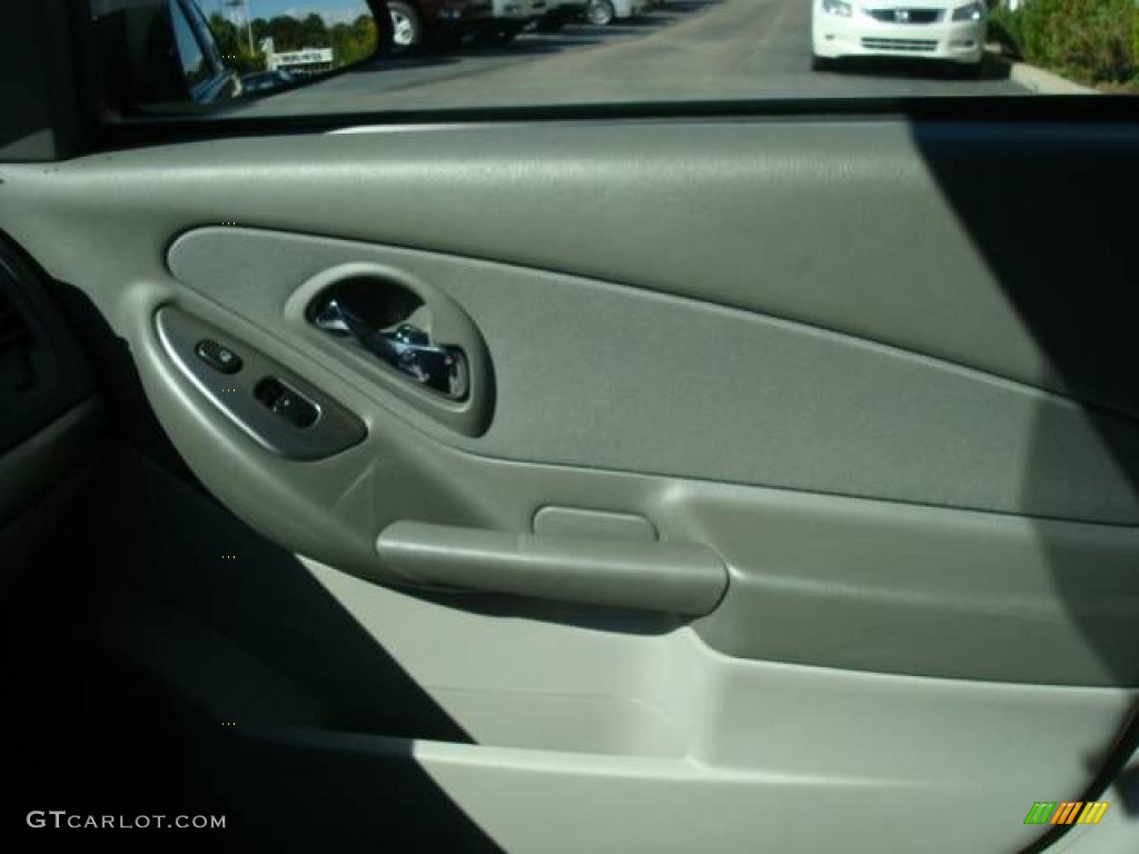 2006 Malibu LS Sedan - Medium Gray Metallic / Titanium Gray photo #12