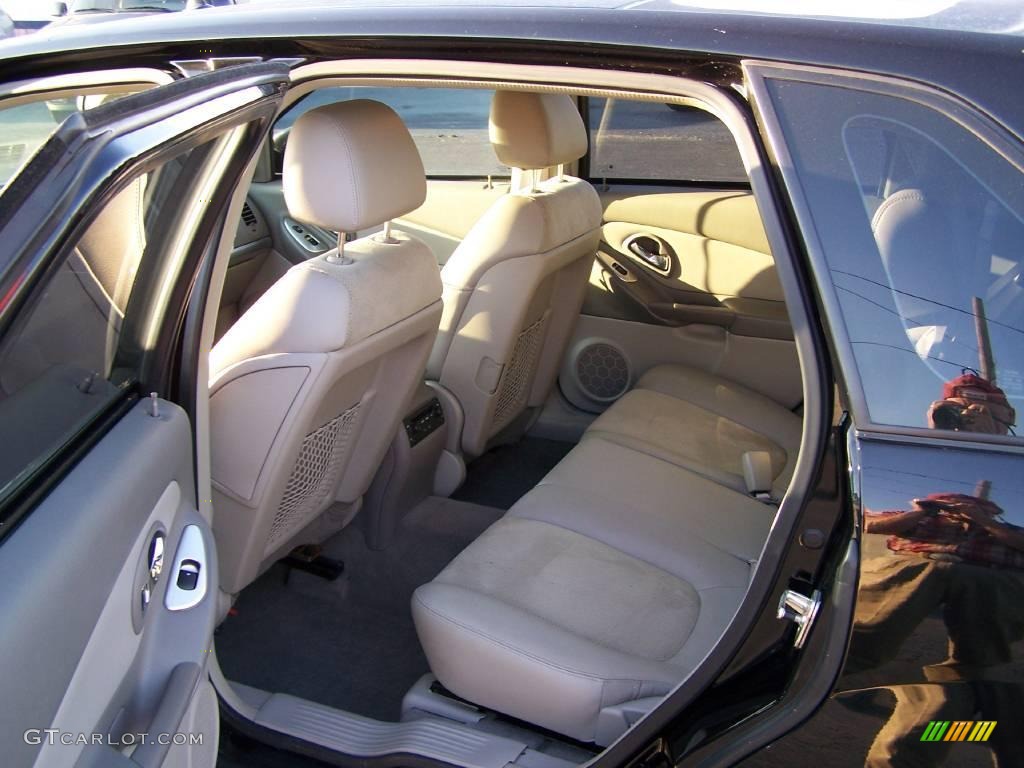 2005 Malibu Maxx LT Wagon - Black / Gray photo #6