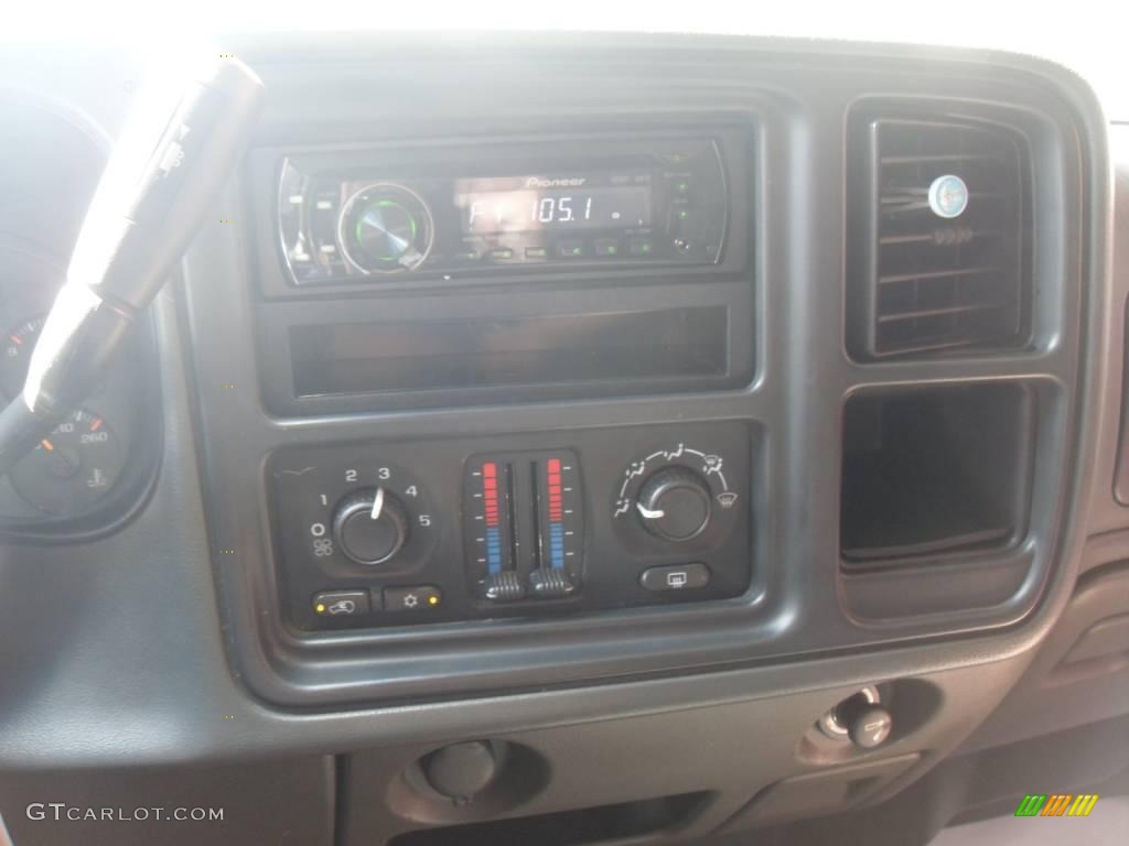 2005 Silverado 1500 LS Crew Cab - Victory Red / Dark Charcoal photo #15