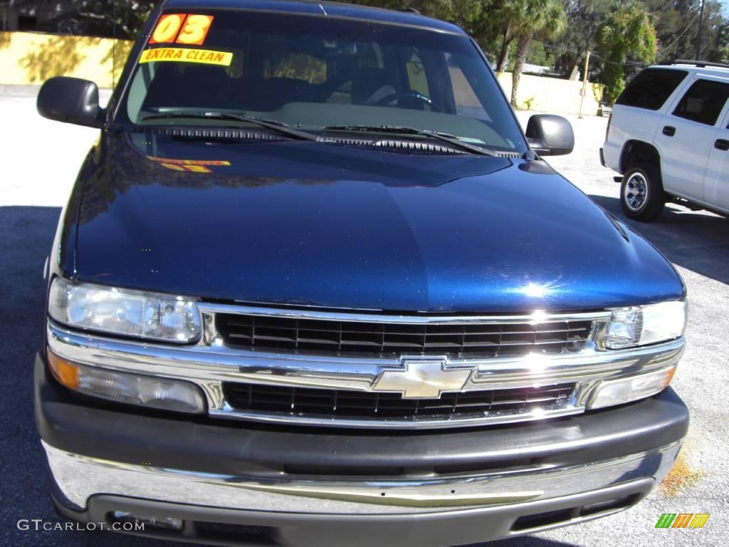 2003 Suburban 1500 LS - Indigo Blue Metallic / Gray/Dark Charcoal photo #3