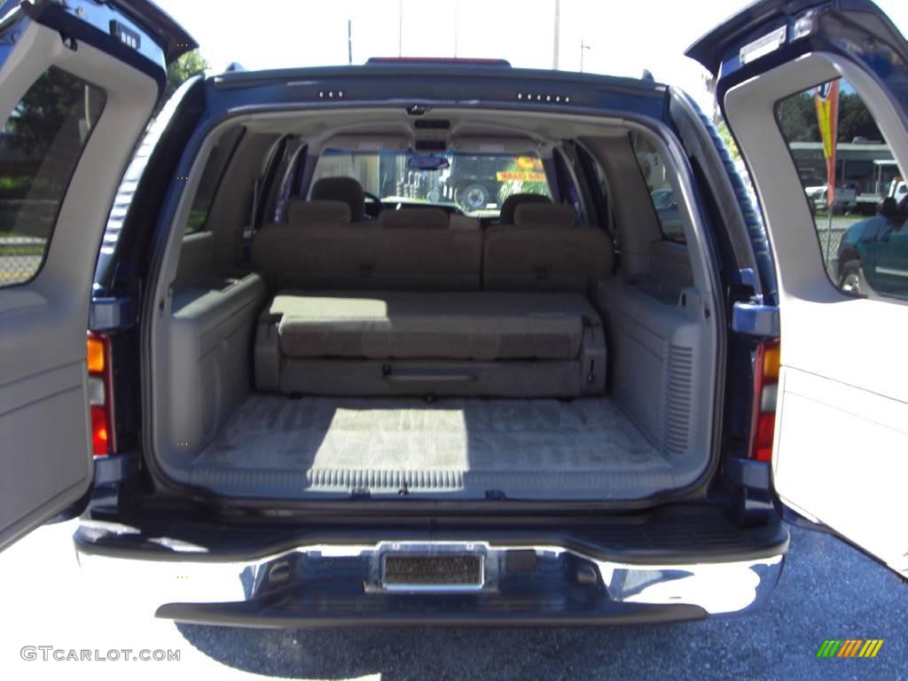 2003 Suburban 1500 LS - Indigo Blue Metallic / Gray/Dark Charcoal photo #9
