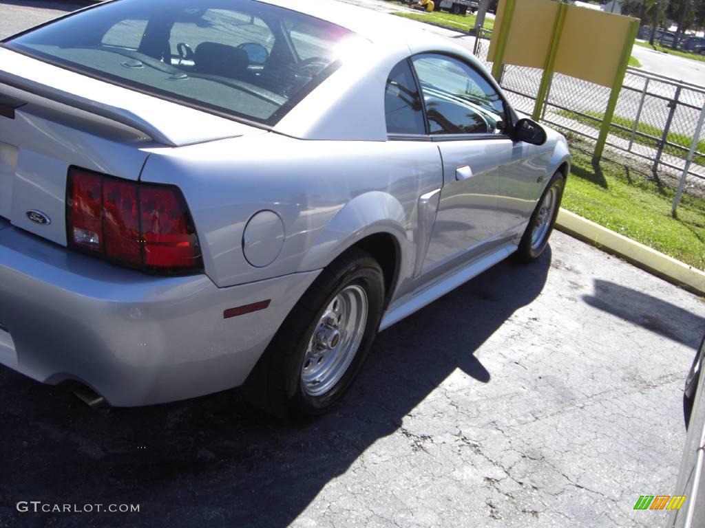 2000 Mustang GT Coupe - Silver Metallic / Medium Graphite photo #6