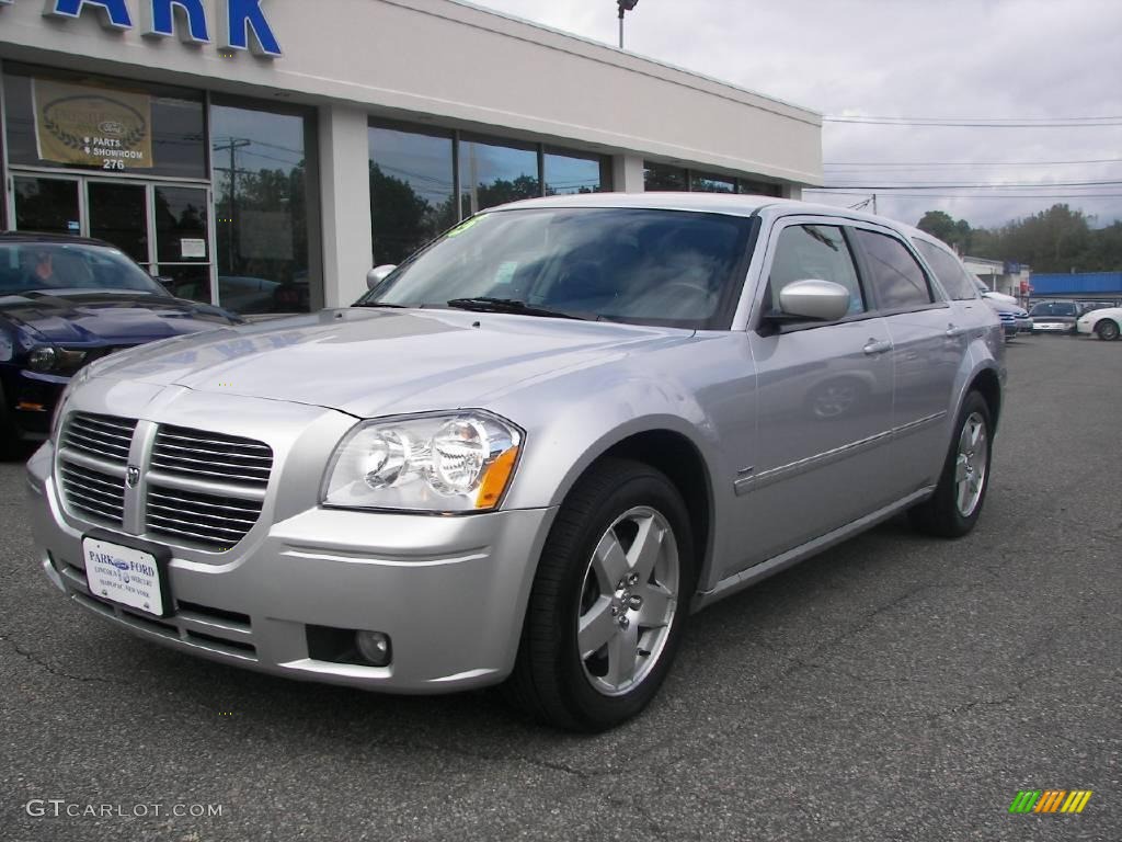 Bright Silver Metallic Dodge Magnum