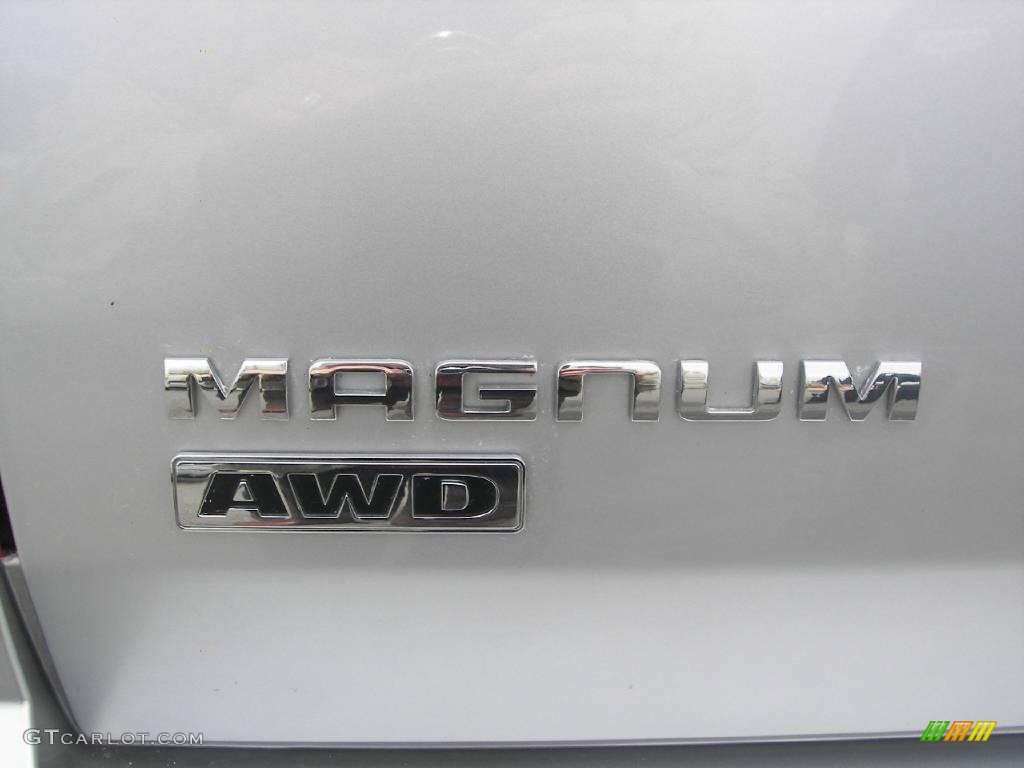 2005 Magnum R/T AWD - Bright Silver Metallic / Dark Slate Gray/Light Graystone photo #18