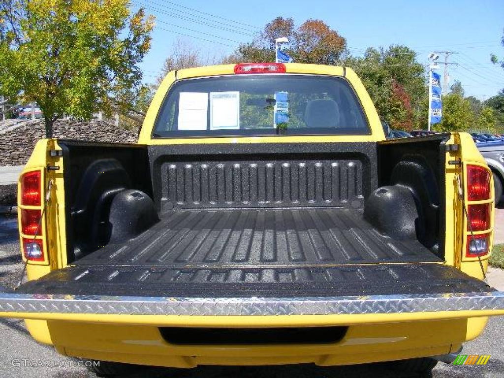 2005 Ram 1500 SLT Rumble Bee Regular Cab - Solar Yellow / Dark Slate Gray photo #25