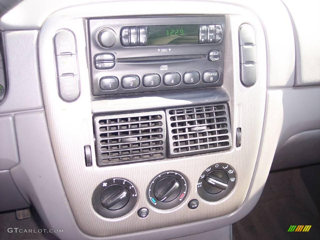 2004 Explorer XLT 4x4 - Silver Birch Metallic / Graphite photo #18