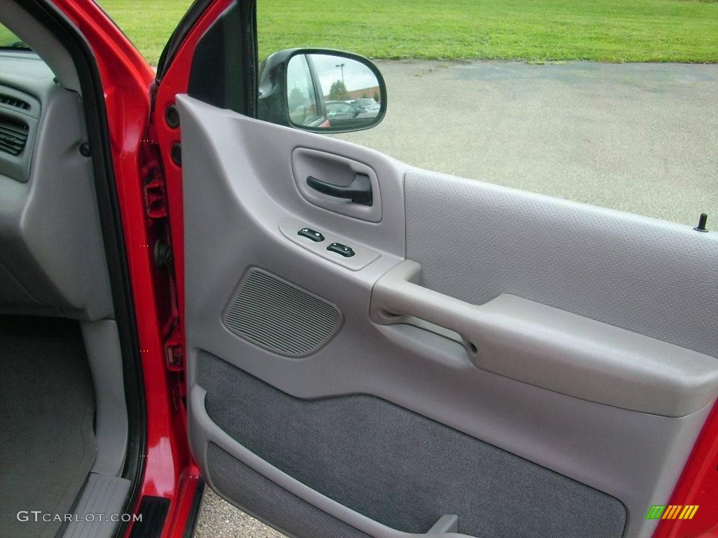 2001 Windstar SE Sport - Bright Red Metallic / Medium Graphite photo #10