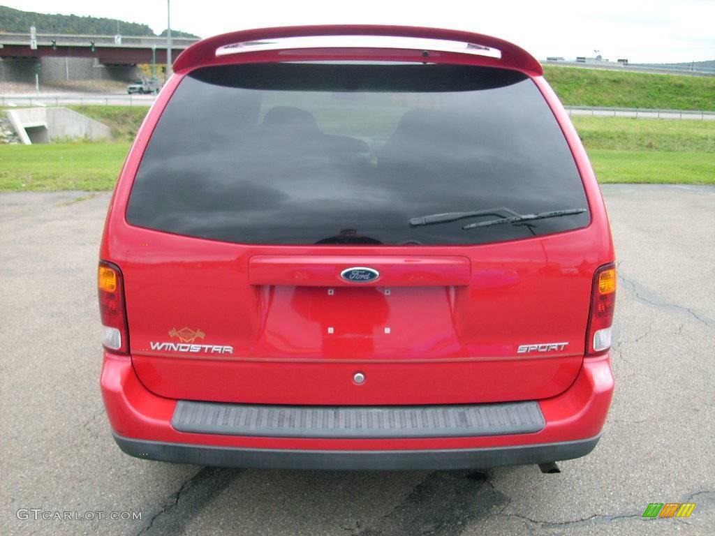 2001 Windstar SE Sport - Bright Red Metallic / Medium Graphite photo #15