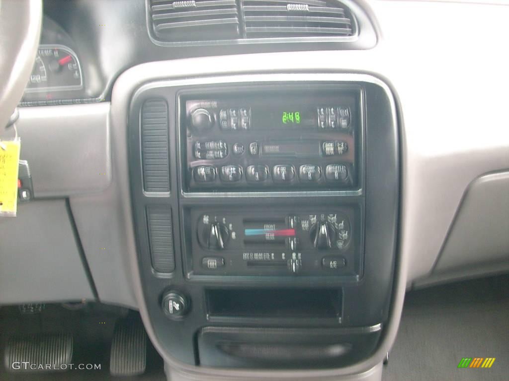 2001 Windstar SE Sport - Bright Red Metallic / Medium Graphite photo #25
