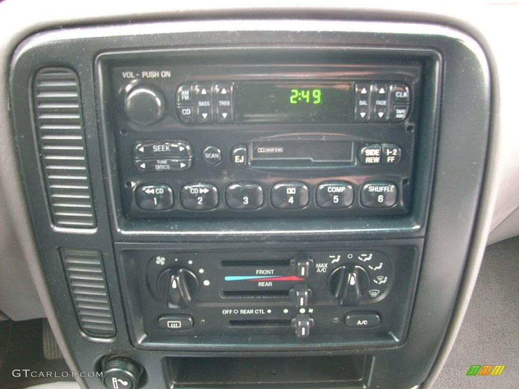 2001 Windstar SE Sport - Bright Red Metallic / Medium Graphite photo #27