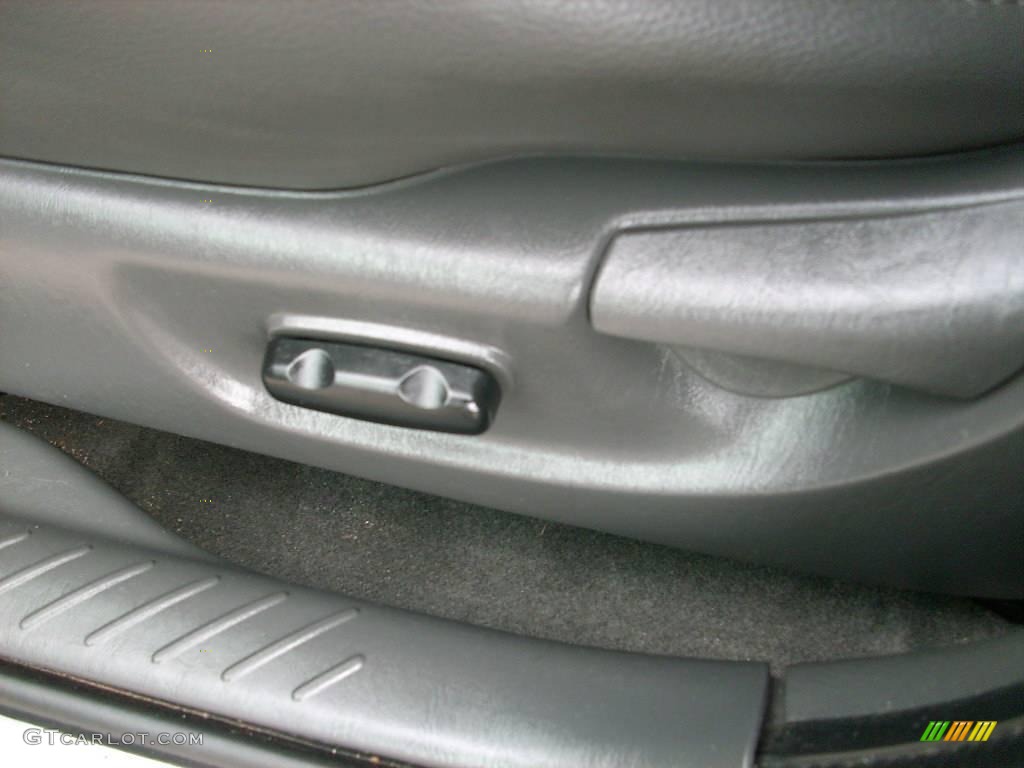 2004 Escape XLT V6 4WD - Dark Shadow Grey Metallic / Medium/Dark Flint photo #20