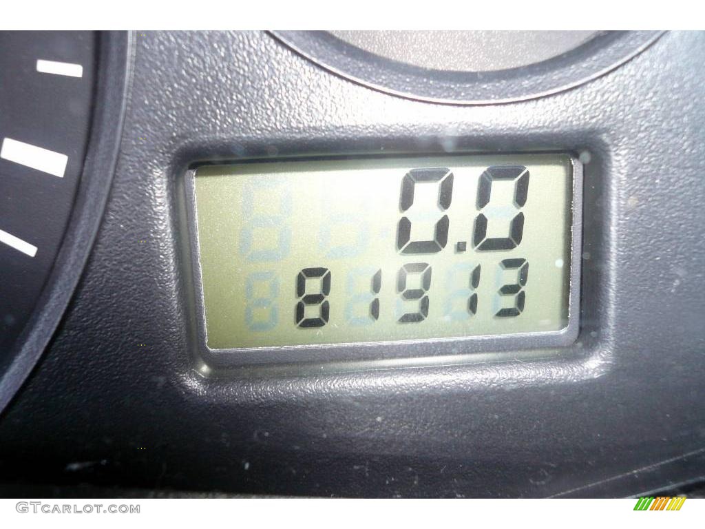2005 Focus ZX3 S Coupe - Pitch Black / Charcoal/Charcoal photo #54