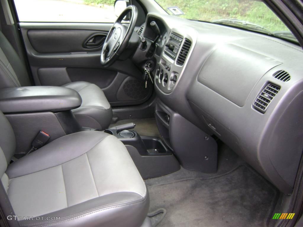 2003 Escape XLT V6 4WD - Black Clearcoat / Medium Dark Flint photo #15