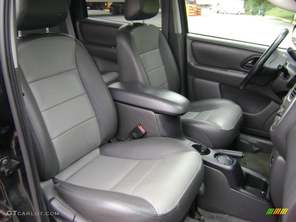 2003 Escape XLT V6 4WD - Black Clearcoat / Medium Dark Flint photo #16