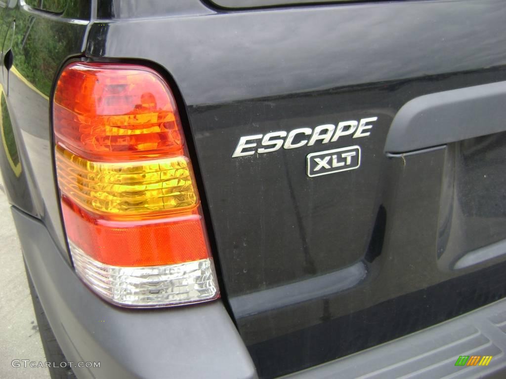 2003 Escape XLT V6 4WD - Black Clearcoat / Medium Dark Flint photo #17