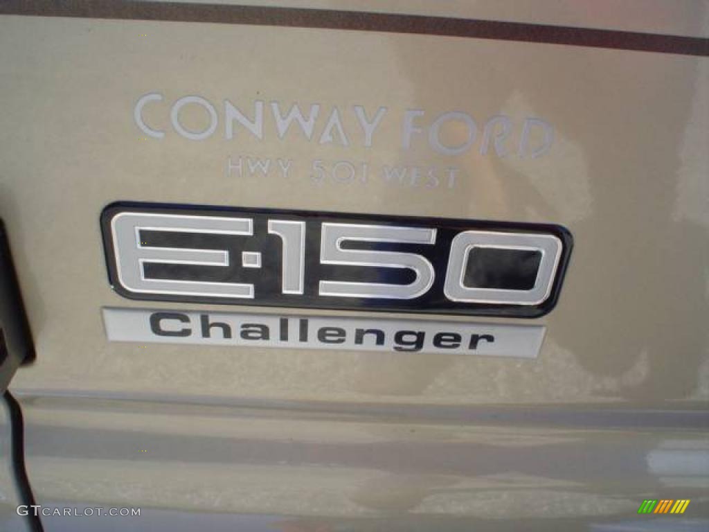1999 E Series Van E150 Custom Passenger - Harvest Gold Metallic / Medium Parchment photo #14