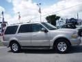 2000 Light Parchment Gold Metallic Lincoln Navigator   photo #2