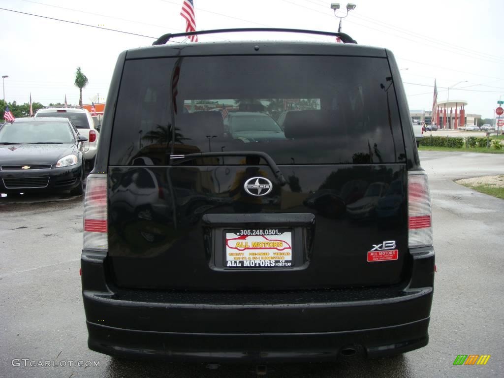 2005 xB  - Black / Dark Charcoal photo #4