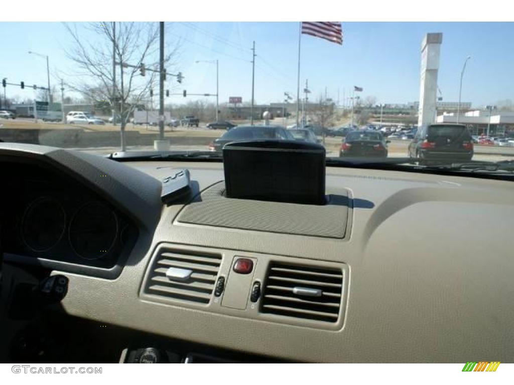 2004 XC90 T6 AWD - Crystal Green Metallic / Taupe/Light Taupe photo #23