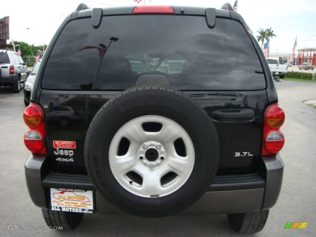 2004 Liberty Sport 4x4 Columbia Edition - Black Clearcoat / Light Taupe/Dark Slate Gray photo #4