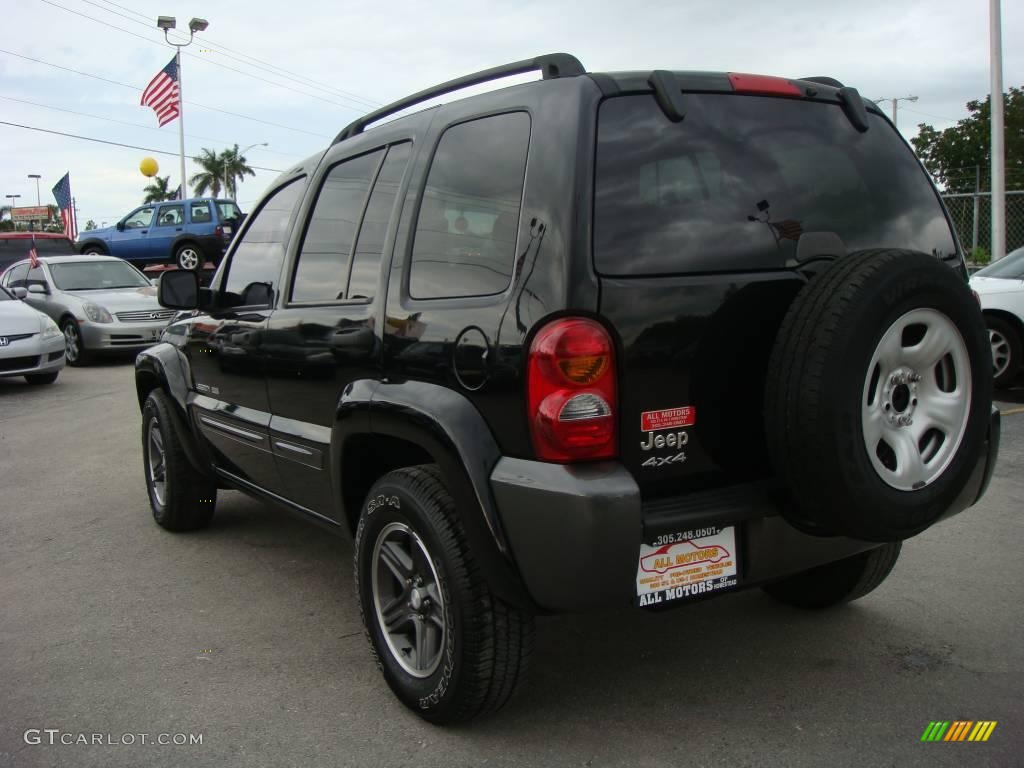 2004 Liberty Sport 4x4 Columbia Edition - Black Clearcoat / Light Taupe/Dark Slate Gray photo #5