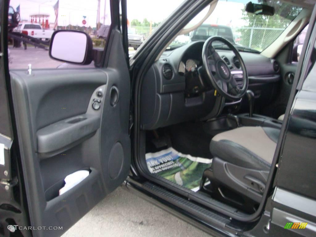 2004 Liberty Sport 4x4 Columbia Edition - Black Clearcoat / Light Taupe/Dark Slate Gray photo #9