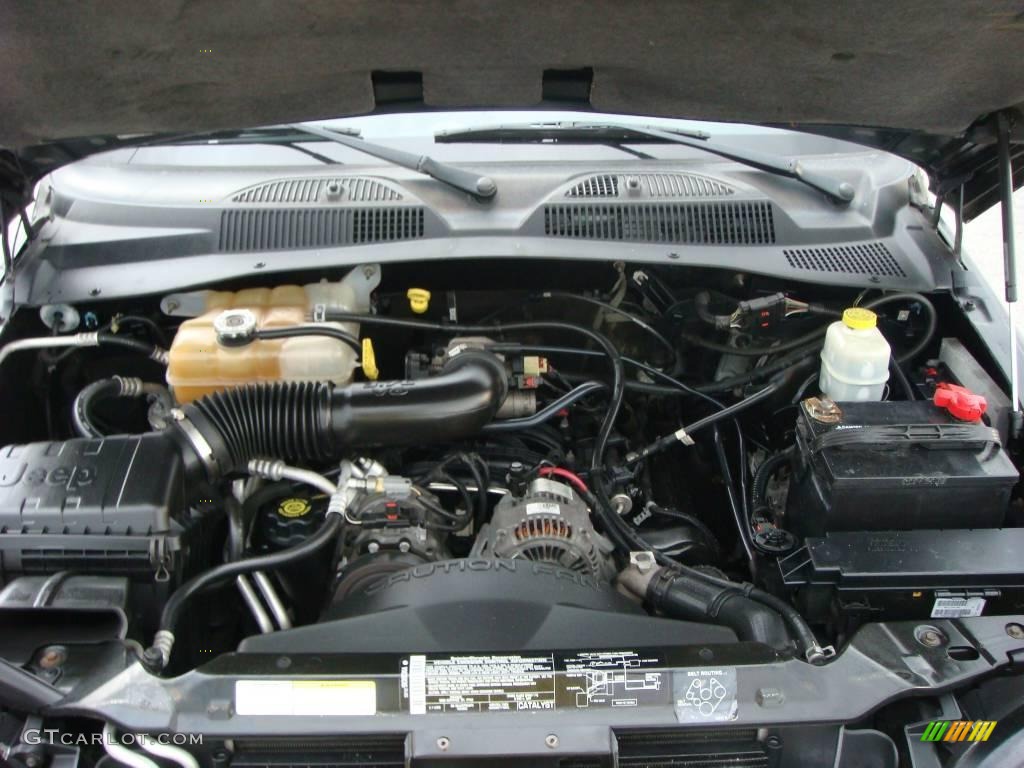 2004 Liberty Sport 4x4 Columbia Edition - Black Clearcoat / Light Taupe/Dark Slate Gray photo #16