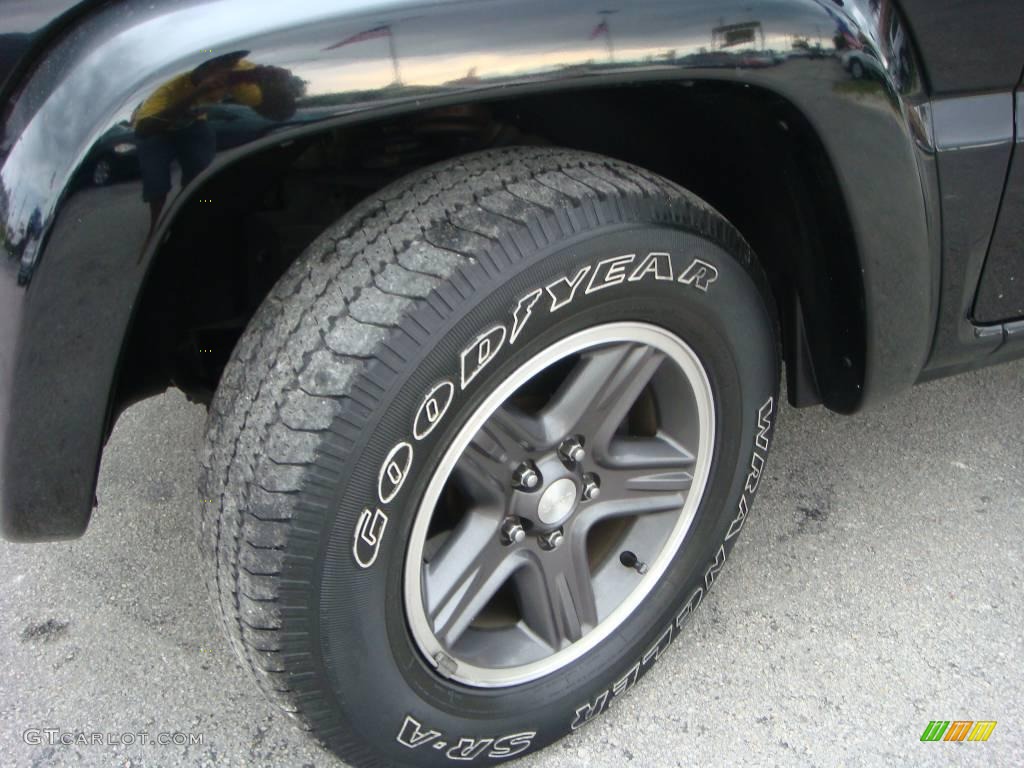 2004 Liberty Sport 4x4 Columbia Edition - Black Clearcoat / Light Taupe/Dark Slate Gray photo #17