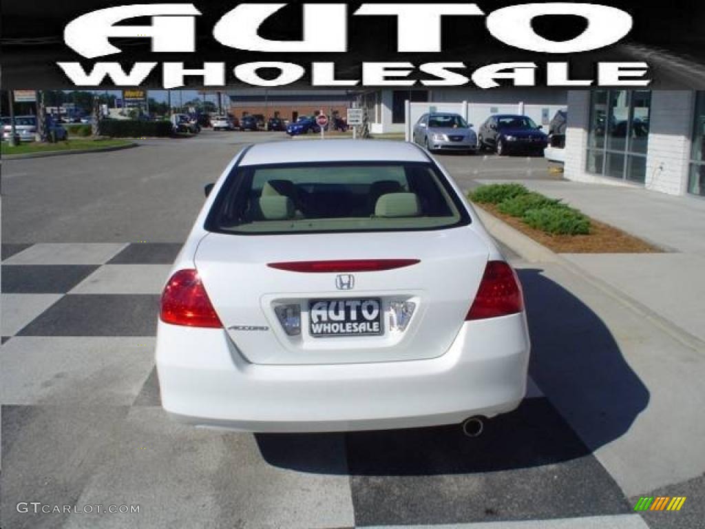 2007 Accord SE Sedan - Taffeta White / Ivory photo #3