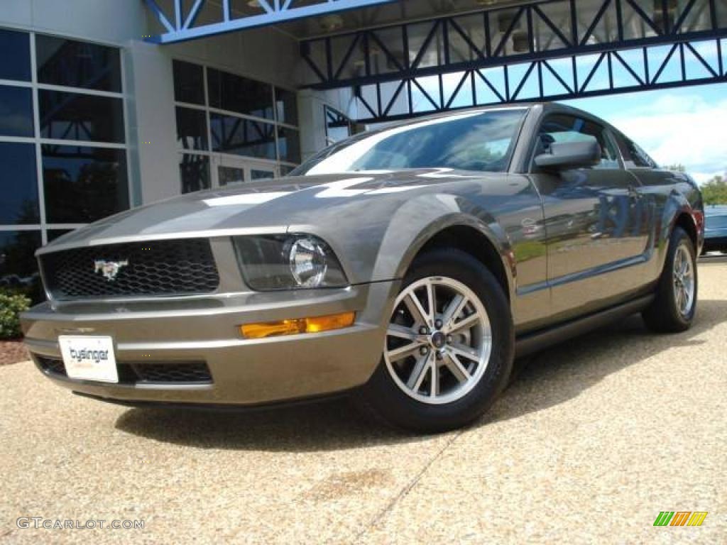 2005 Mustang V6 Deluxe Coupe - Mineral Grey Metallic / Dark Charcoal photo #1