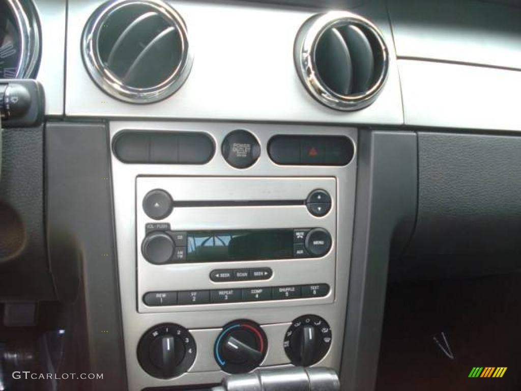 2005 Mustang V6 Deluxe Coupe - Mineral Grey Metallic / Dark Charcoal photo #15