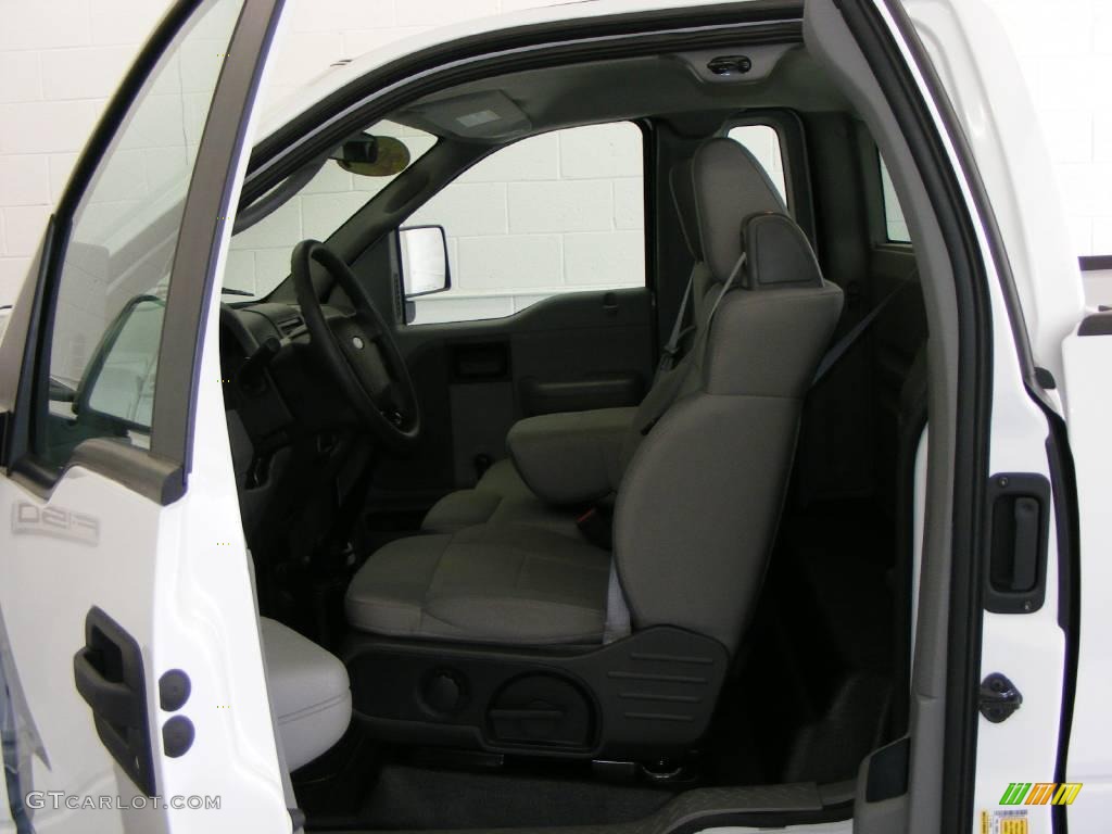2007 F150 XL Regular Cab - Oxford White / Medium/Dark Flint photo #13