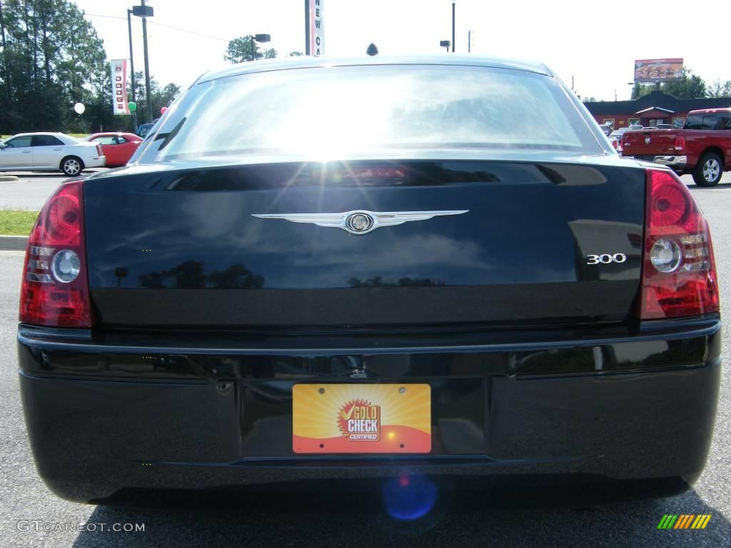 2008 300 LX - Brilliant Black Crystal Pearl / Dark Slate Gray photo #4