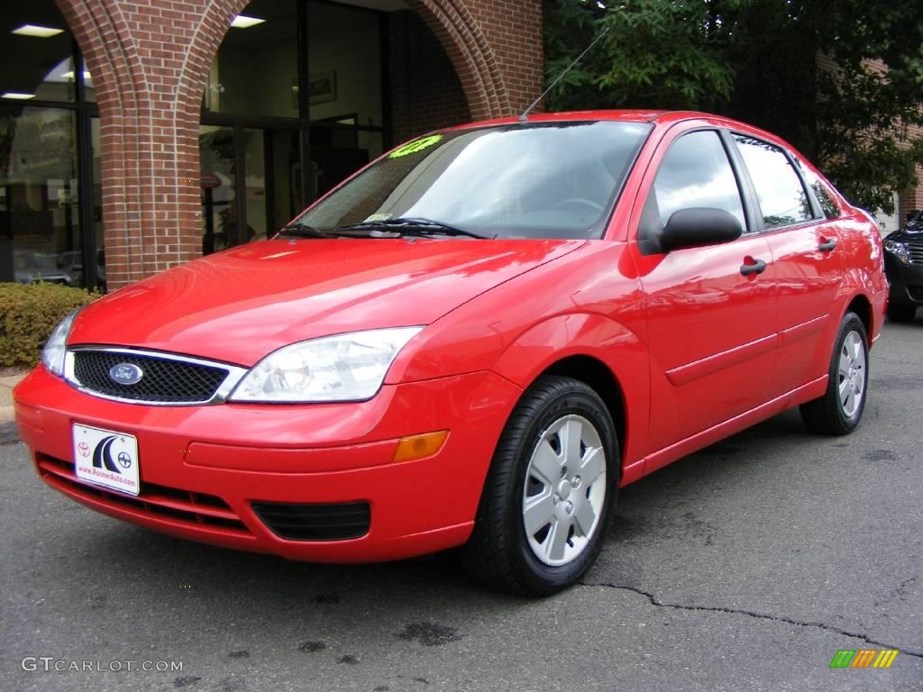 2007 Focus ZX4 SE Sedan - Infra-Red / Charcoal/Light Flint photo #1