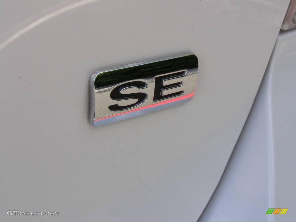 2008 Focus SE Sedan - Oxford White / Medium Stone photo #9
