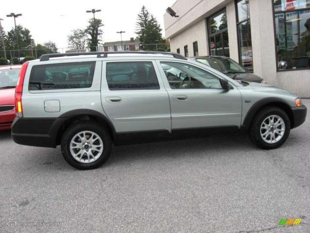 2004 XC70 AWD - Crystal Green Metallic / Taupe photo #8